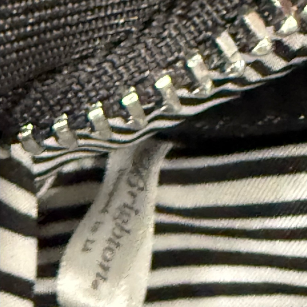 NWOT Brighton Black Crossbody Bag with Red Heart Strap - Picture 5 of 7